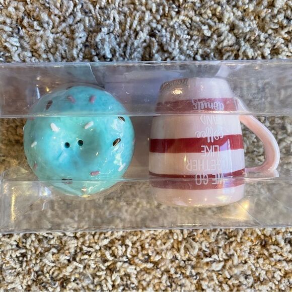 - Transpac Donut Love Salt and Pepper Shakers. New In Box - Picture 5 of 7